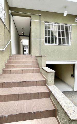Casa à venda com 247m², 3 quartos e 5 vagas Casa à venda com 247m², 3 quartos e 5 vagasEntrada