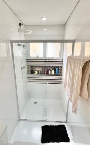 Casa à venda com 247m², 3 quartos e 5 vagas Casa à venda com 247m², 3 quartos e 5 vagas Banheiro da Suíte