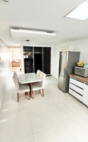 Casa à venda com 247m², 3 quartos e 5 vagas Casa à venda com 247m², 3 quartos e 5 vagasCozinha