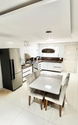 Casa à venda com 247m², 3 quartos e 5 vagas Casa à venda com 247m², 3 quartos e 5 vagasCozinha