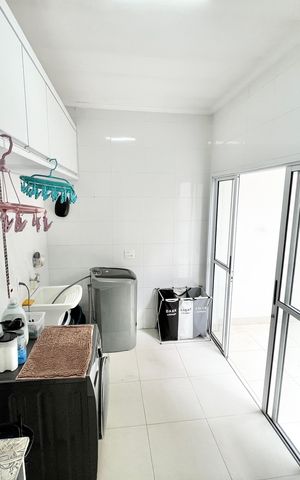 Casa à venda com 247m², 3 quartos e 5 vagas Casa à venda com 247m², 3 quartos e 5 vagasLavanderia