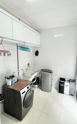 Casa à venda com 247m², 3 quartos e 5 vagas Casa à venda com 247m², 3 quartos e 5 vagasLavanderia