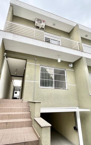 Casa à venda com 247m², 3 quartos e 5 vagas Casa à venda com 247m², 3 quartos e 5 vagasEntrada