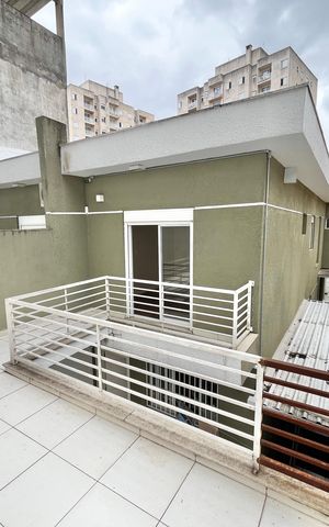 Casa à venda com 247m², 3 quartos e 5 vagas Casa à venda com 247m², 3 quartos e 5 vagasQuarto 3 Varanda