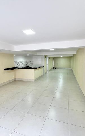 Casa à venda com 247m², 3 quartos e 5 vagas Casa à venda com 247m², 3 quartos e 5 vagasGaragem