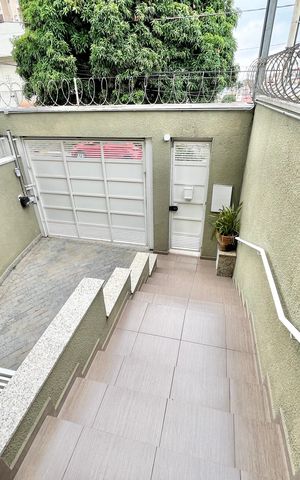 Casa à venda com 247m², 3 quartos e 5 vagas Casa à venda com 247m², 3 quartos e 5 vagasEntrada