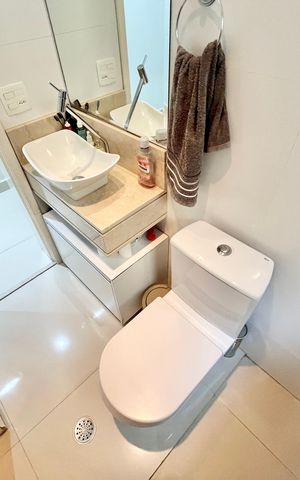 Casa à venda com 247m², 3 quartos e 5 vagas Casa à venda com 247m², 3 quartos e 5 vagasBanheiro 2