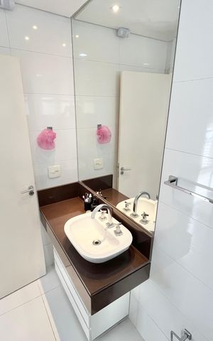 Casa à venda com 247m², 3 quartos e 5 vagas Casa à venda com 247m², 3 quartos e 5 vagas Banheiro da Suíte