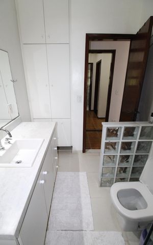 Casa de condomínio para alugar com 464m², 5 quartos e 9 vagasBanheiro da Suíte 1