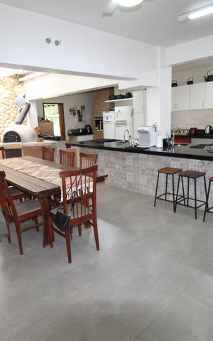 Casa de condomínio para alugar com 464m², 5 quartos e 9 vagasCozinha