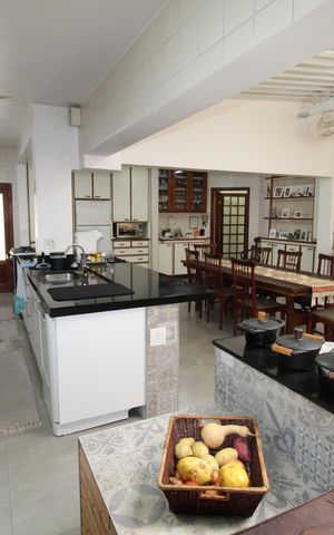 Casa de condomínio para alugar com 464m², 5 quartos e 9 vagasCozinha