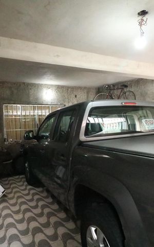 Casa à venda com 328m², 2 quartos e 2 vagas Casa à venda com 328m², 2 quartos e 2 vagasGaragem