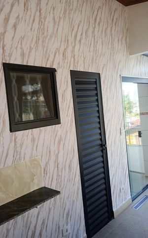 Casa à venda com 65m², 2 quartos e 1 vaga