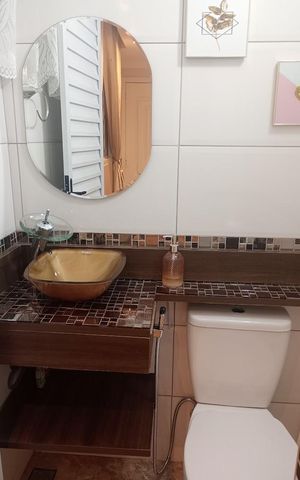 Casa à venda com 65m², 2 quartos e 1 vaga Casa à venda com 65m², 2 quartos e 1 vagaBanheiro