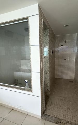 Apartamento à venda com 160m², 4 quartos e 2 vagasSaúna