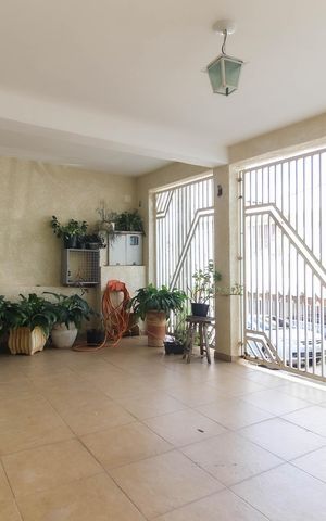 Casa à venda com 150m², 3 quartos e 1 vaga Casa à venda com 150m², 3 quartos e 1 vagaGaragem