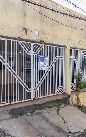 Casa à venda com 150m², 3 quartos e 1 vaga Casa à venda com 150m², 3 quartos e 1 vagaFachada
