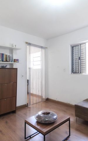 Casa à venda com 150m², 3 quartos e 1 vaga Casa à venda com 150m², 3 quartos e 1 vagaSala