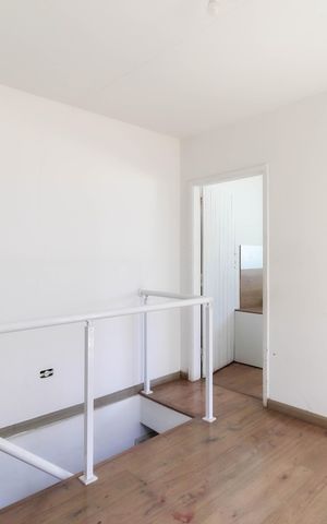 Casa à venda com 150m², 3 quartos e 1 vaga Casa à venda com 150m², 3 quartos e 1 vagaHall