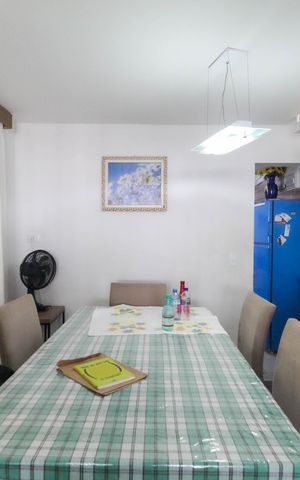 Casa à venda com 150m², 3 quartos e 1 vaga Casa à venda com 150m², 3 quartos e 1 vagaSala