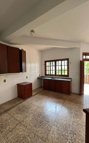 Casa de condomínio para alugar com 2000m², 3 quartos e 5 vagas