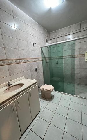 Casa de condomínio para alugar com 2000m², 3 quartos e 5 vagas