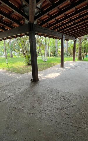 Casa de condomínio para alugar com 2000m², 3 quartos e 5 vagas
