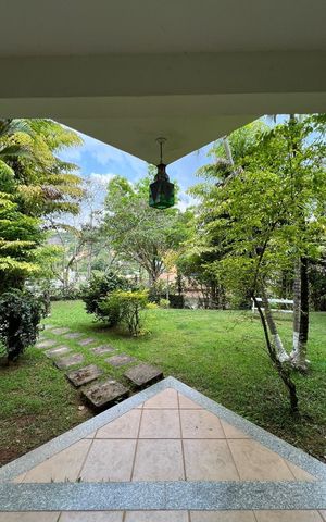 Casa de condomínio para alugar com 2000m², 3 quartos e 5 vagas