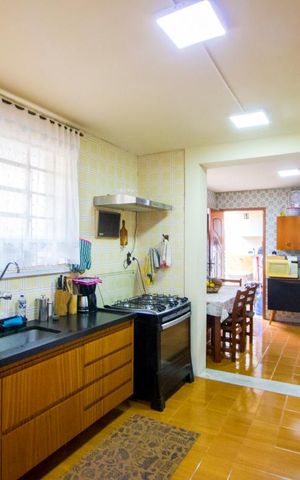 Casa para alugar com 198m², 2 quartos e 2 vagas Casa para alugar com 198m², 2 quartos e 2 vagasCozinha