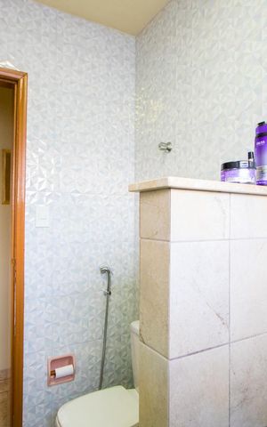 Casa para alugar com 198m², 2 quartos e 2 vagas Casa para alugar com 198m², 2 quartos e 2 vagasBanheiro social