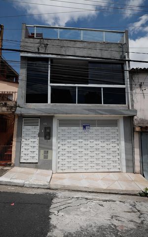 Casa à venda com 250m², 4 quartos e 1 vagaFachada / Placa 