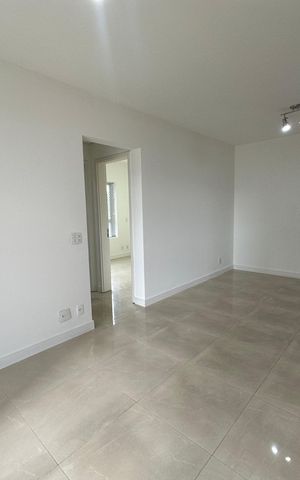 Apartamento à venda com 70m², 2 quartos e 1 vaga Apartamento à venda com 70m², 2 quartos e 1 vagaSala