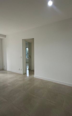 Apartamento à venda com 70m², 2 quartos e 1 vaga Apartamento à venda com 70m², 2 quartos e 1 vagaSala