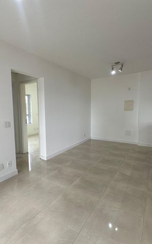 Apartamento à venda com 70m², 2 quartos e 1 vaga Apartamento à venda com 70m², 2 quartos e 1 vagaSala