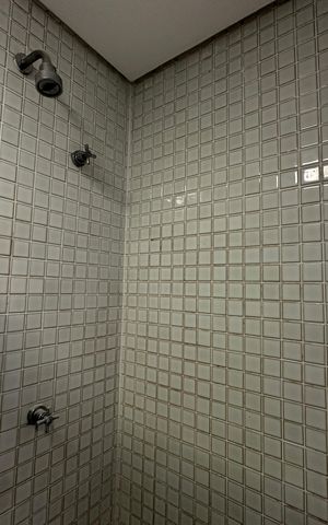 Apartamento à venda com 70m², 2 quartos e 1 vaga Apartamento à venda com 70m², 2 quartos e 1 vagaBanheiro da Suíte