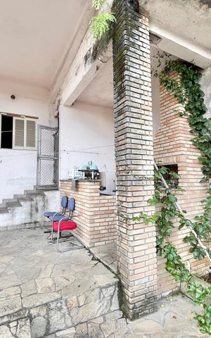 Casa à venda com 419m², 5 quartos e 4 vagas Casa à venda com 419m², 5 quartos e 4 vagas Varanda 2