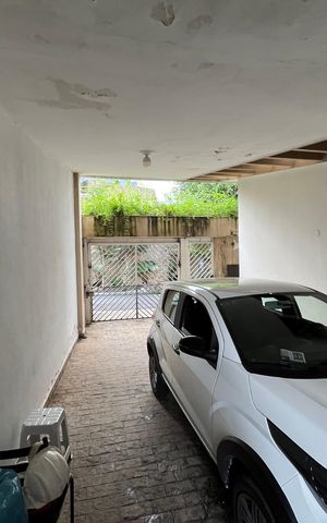 Casa à venda com 419m², 5 quartos e 4 vagas Casa à venda com 419m², 5 quartos e 4 vagasGaragem