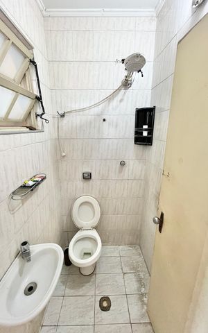 Casa à venda com 419m², 5 quartos e 4 vagas Casa à venda com 419m², 5 quartos e 4 vagasBanheiro da Churrasqueira