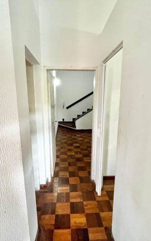 Casa à venda com 419m², 5 quartos e 4 vagas Casa à venda com 419m², 5 quartos e 4 vagasCozinha