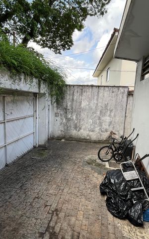Casa à venda com 419m², 5 quartos e 4 vagas Casa à venda com 419m², 5 quartos e 4 vagasGaragem