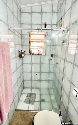 Casa à venda com 419m², 5 quartos e 4 vagas Casa à venda com 419m², 5 quartos e 4 vagasBanheiro da Suíte 1