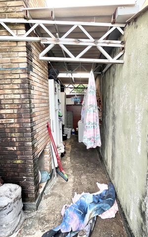 Casa à venda com 419m², 5 quartos e 4 vagas Casa à venda com 419m², 5 quartos e 4 vagasÁrea de Serviço