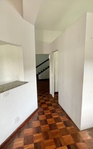 Casa à venda com 419m², 5 quartos e 4 vagas Casa à venda com 419m², 5 quartos e 4 vagasSala/Cozinha 2