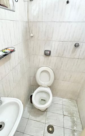 Casa à venda com 419m², 5 quartos e 4 vagas Casa à venda com 419m², 5 quartos e 4 vagasBanheiro da Churrasqueira