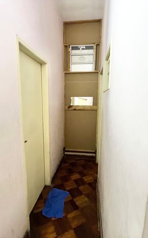 Casa à venda com 419m², 5 quartos e 4 vagas Casa à venda com 419m², 5 quartos e 4 vagasCorredor / Quartos