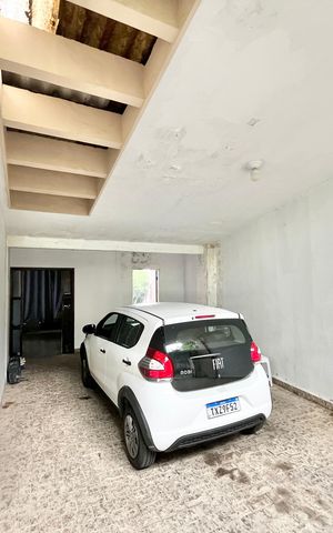 Casa à venda com 419m², 5 quartos e 4 vagas Casa à venda com 419m², 5 quartos e 4 vagasGaragem