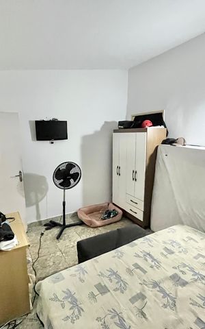 Casa à venda com 419m², 5 quartos e 4 vagas Casa à venda com 419m², 5 quartos e 4 vagasQuarto 2