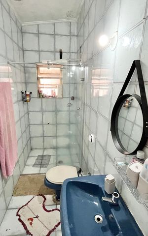 Casa à venda com 419m², 5 quartos e 4 vagas Casa à venda com 419m², 5 quartos e 4 vagasBanheiro da Suíte 1