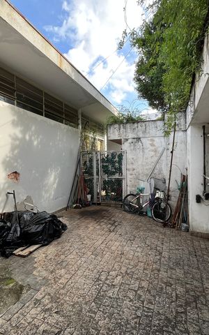 Casa à venda com 419m², 5 quartos e 4 vagas Casa à venda com 419m², 5 quartos e 4 vagasGaragem