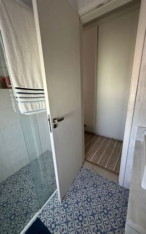 Casa de condomínio à venda com 145m², 3 quartos e 2 vagas Casa de condomínio à venda com 145m², 3 quartos e 2 vagasBanheiro